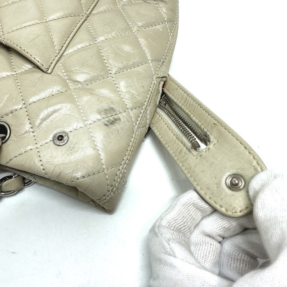 CHANEL White Shoulder Bag - Picture 15 of 16